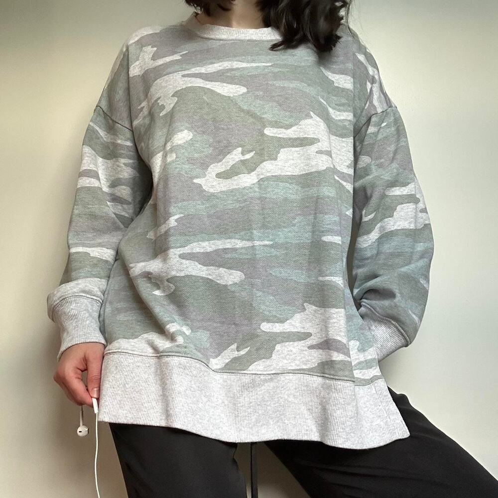 EUC AERIE Grey Camo Oversized long lounge crewneck sweatshirt M
